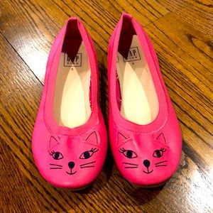 Pink kitty flats Sz 5 youth gap